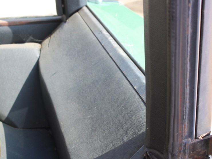 john-deere-4040-image-29