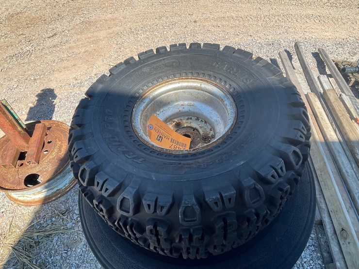 #2487-•-pallet-of-various-tires-image-4