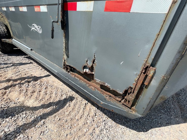 #2081-•-travelite-18'-gooseneck-cattle-trailer-(no-title)-image-21
