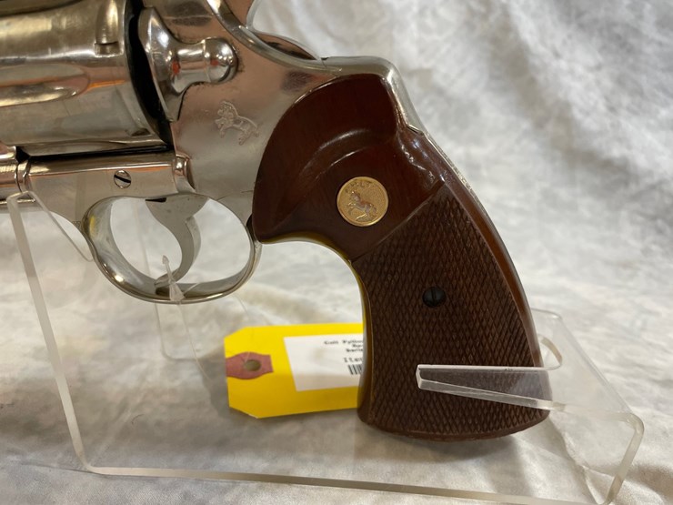 #3085-•-colt-python,-357-mag.-cal.-revolver,-sn:-v16439-image-8