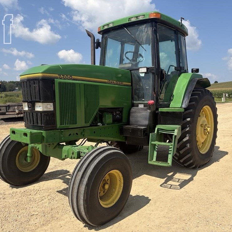 JOHN DEERE 7700