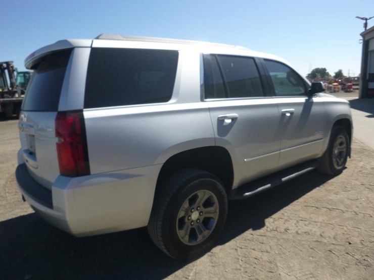 2018-chevrolet-tahoe-image-3