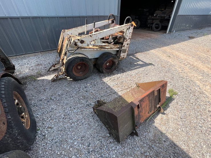 #2084-•-clark-m371-skid-loader-shell-image-3