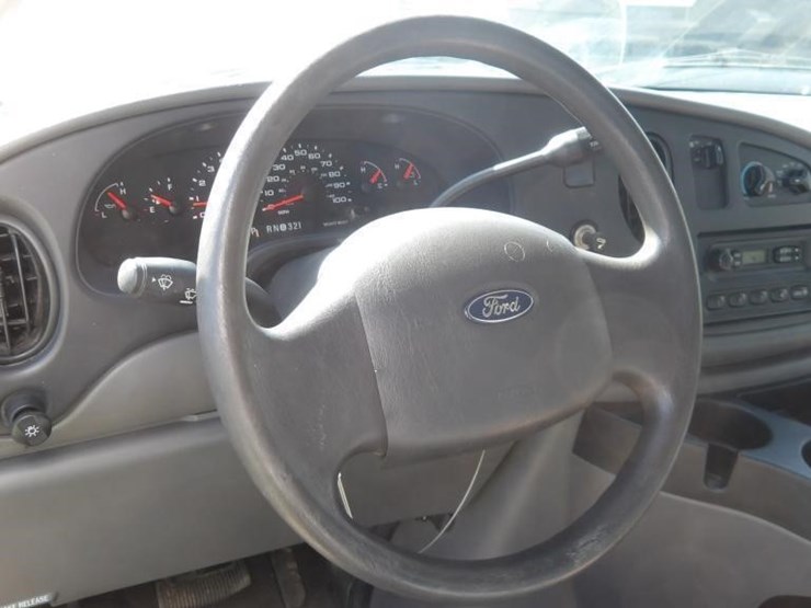 2006-ford-e350-image-17