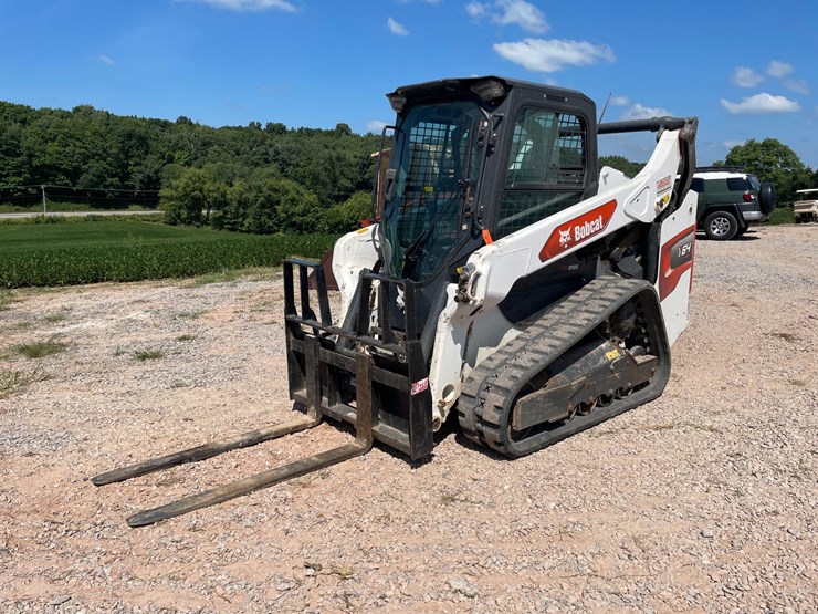 2020-bobcat-t64-image-1