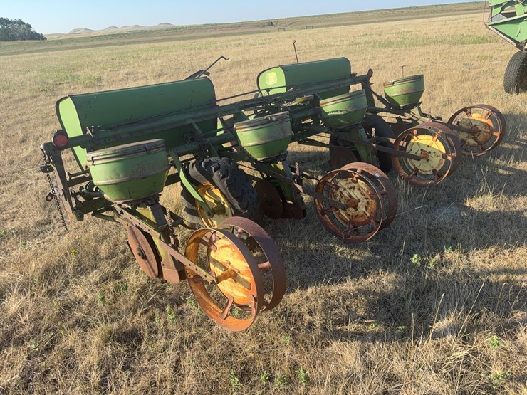 john-deere-corn-planter-image-5
