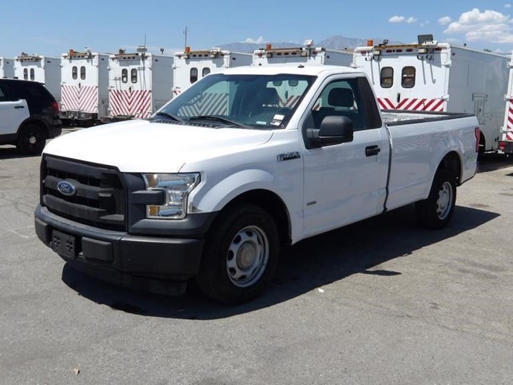 2017-ford-f150-xl-image-1