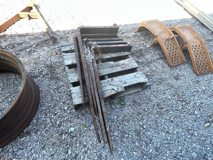 #2463-•-(5)-pallet-forks-image-3