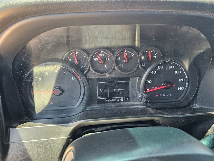 2020-chevrolet-silverado-2500hd-image-8