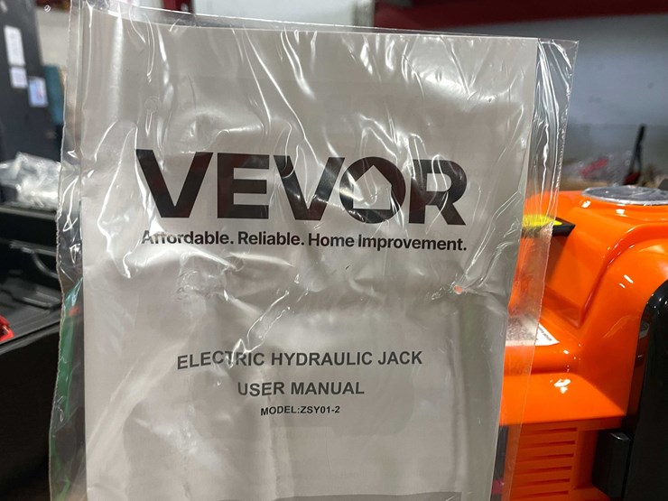 #8543-•-hydraulic-vehicle-jack-and-more-(cw)-image-7