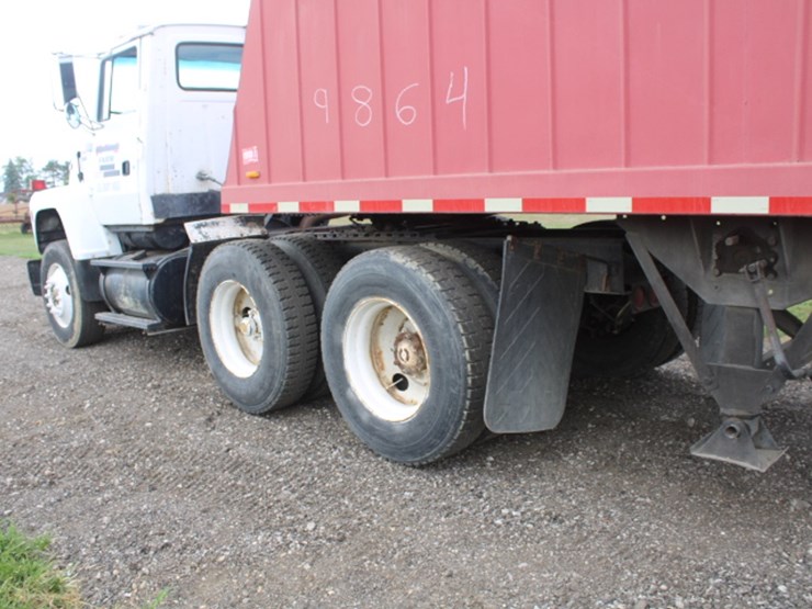 1995-ford-9000-image-51