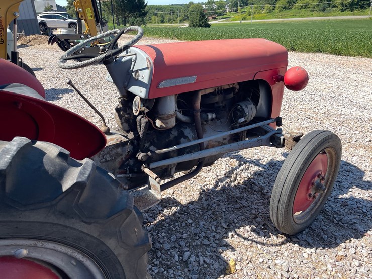 #2455-•-ferguson-tractor-image-4