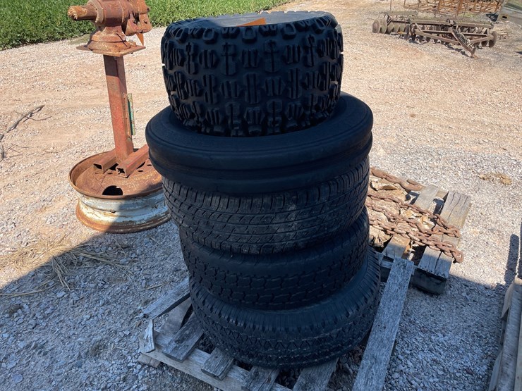#2487-•-pallet-of-various-tires-image-3