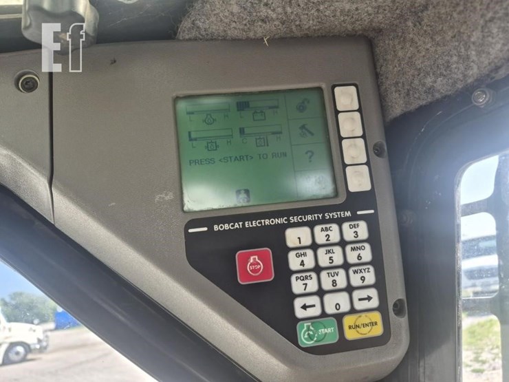 2007-bobcat-t320-image-12