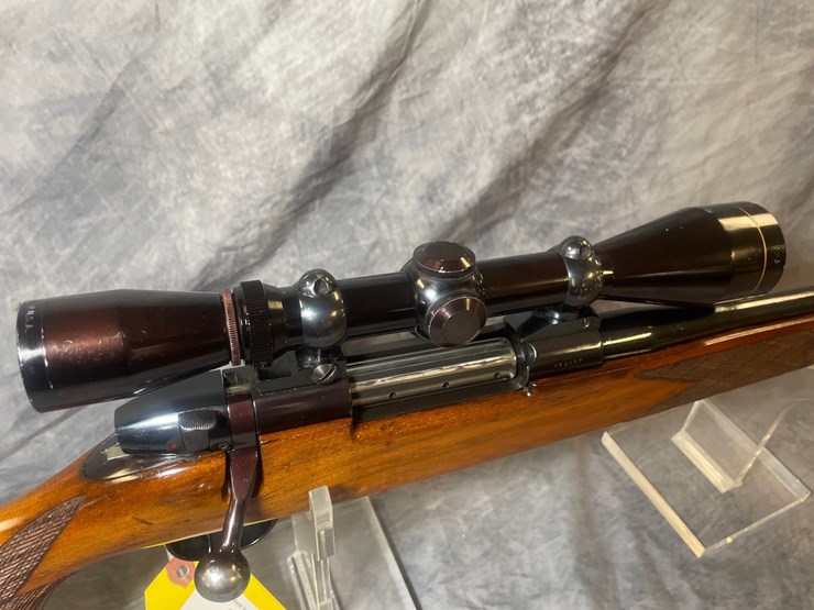 #3038-•-weatherby-mark-v-deluxe,-300-wby-mag-cal.-rifle,-sn:-h63497-image-18
