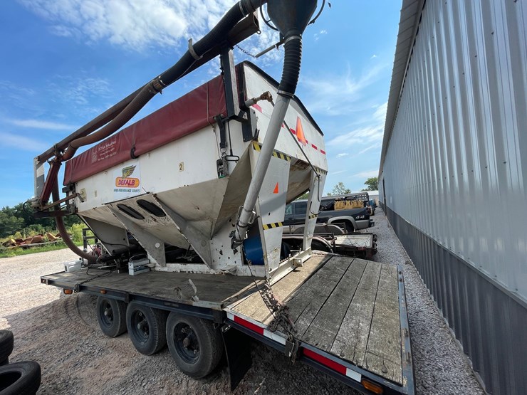 #2087-•-seed-tender-on-tri-axle-trailer-(no-title)-image-7