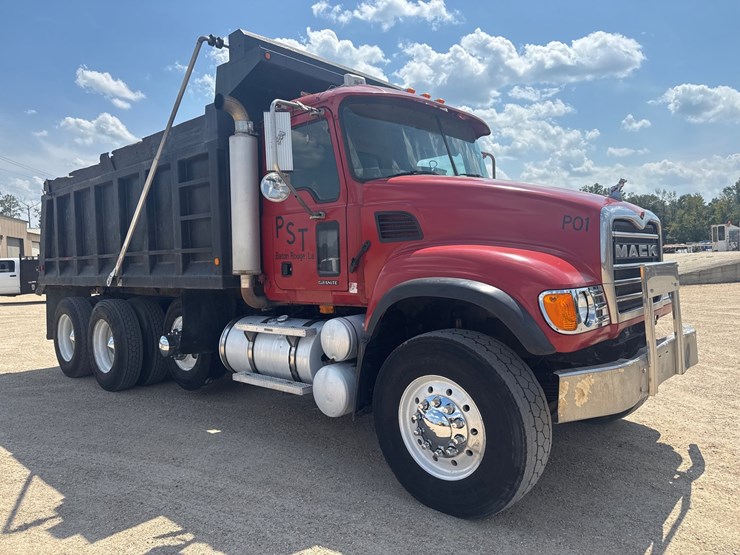 2005-mack-granite-cv713-image-2