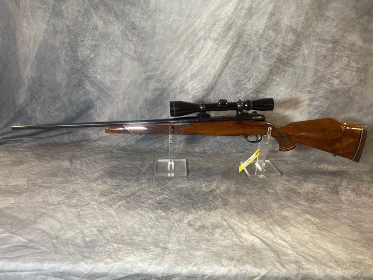 #3038-•-weatherby-mark-v-deluxe,-300-wby-mag-cal.-rifle,-sn:-h63497-image-2
