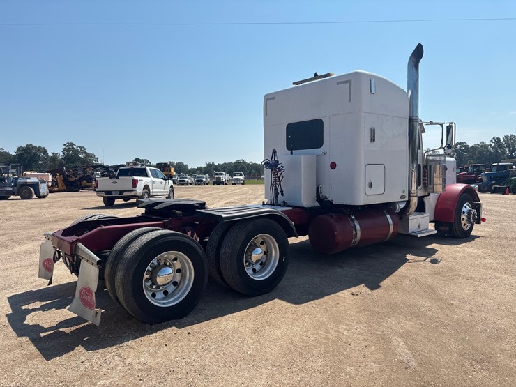 2005-peterbilt-379-image-3