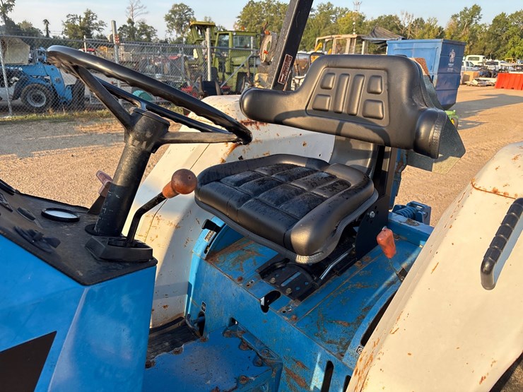 new-holland-3415-image-8