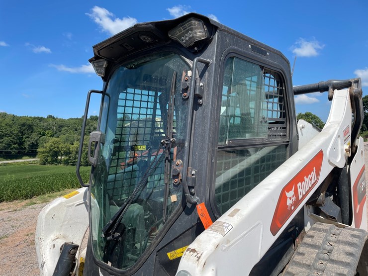 2020-bobcat-t64-image-19