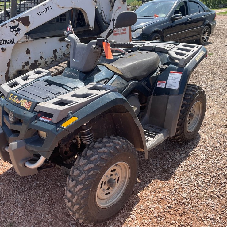 #1141 • 2004 Can-Am Outlander 400 ATV (No Title or REG Card)