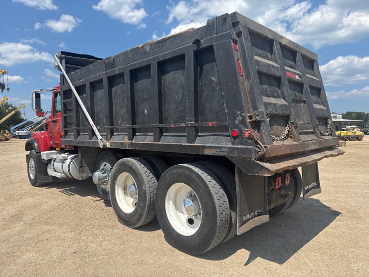 2005-mack-granite-cv713-image-4
