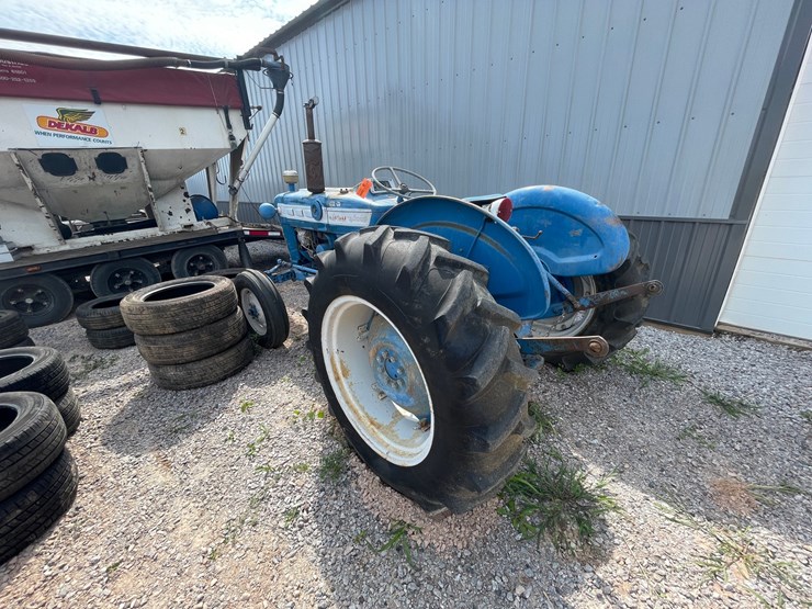 ford-3000-image-7