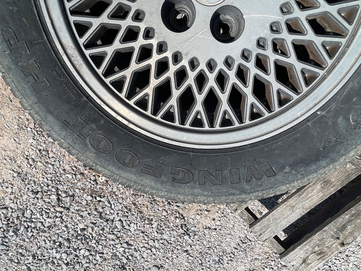 #2503-•-set-of-(4)-goodyear-tires-on-5-bolt-rims-image-10