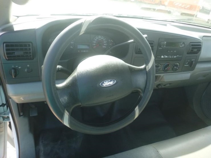 2005-ford-f350-image-11