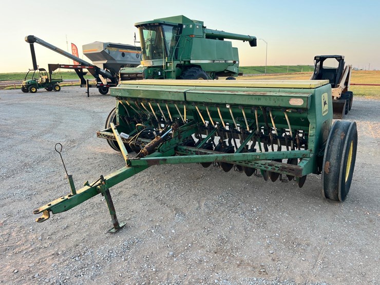 john-deere-8300-image-1