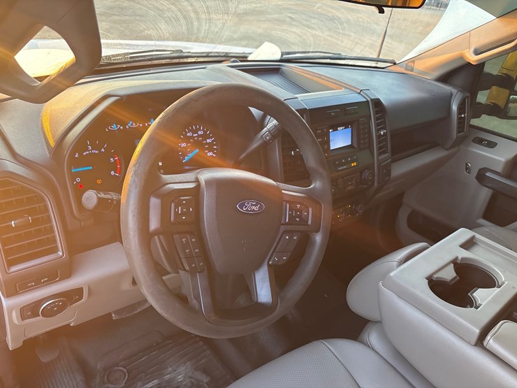 2022-ford-f350-image-9