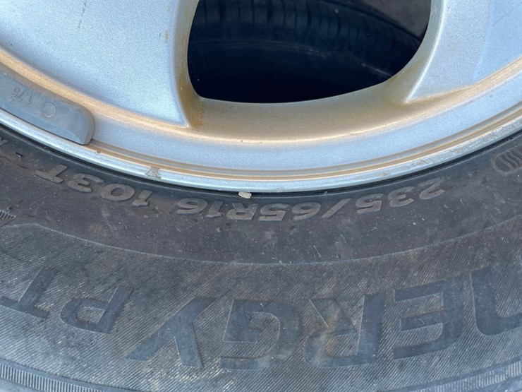 #2480-•-pari-of-truck-tires-on-5-bolt-rims-image-7