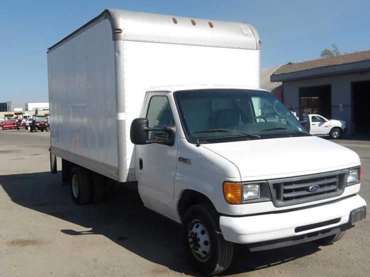 2006-ford-e350-image-2