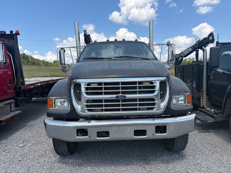 2000-ford-f650-image-2