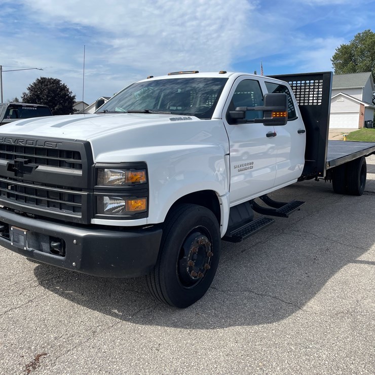 #1602 • 2022 Chevrolet 6500HD Crew Cab with 16' Flatbed (Has WI Title) (OF)