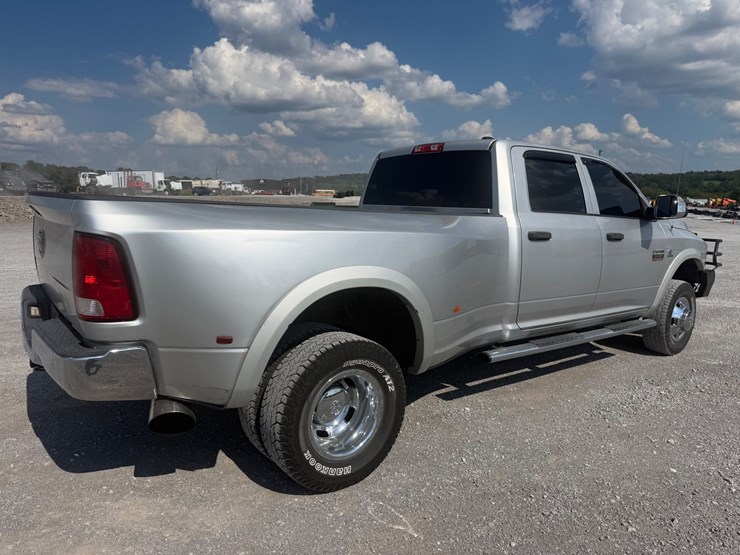 2011-dodge-ram-3500-image-4