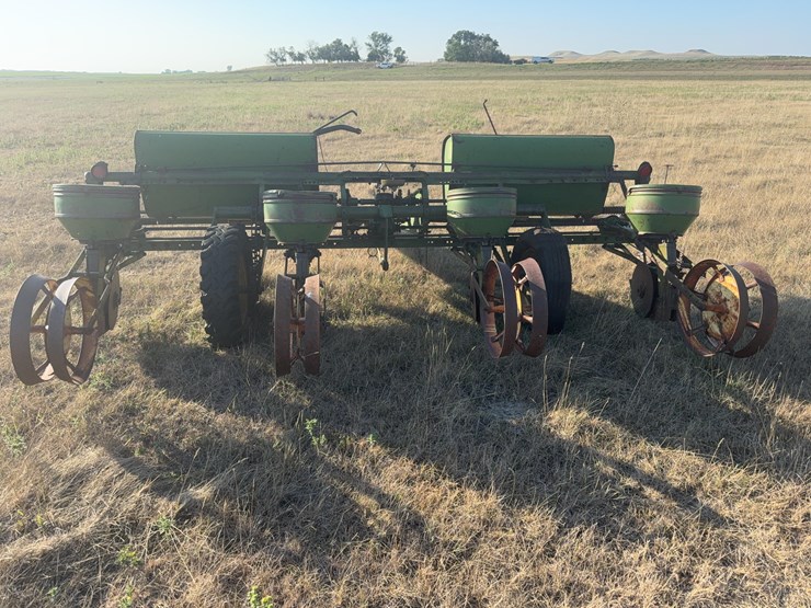 john-deere-corn-planter-image-6
