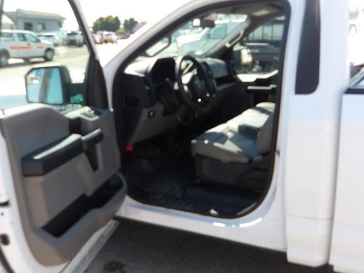 2017-ford-f150-image-12