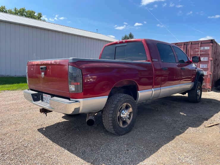 #1134-•-2006-dodge-ram-mega-cab-pickup-truck-(has-wi-title)-image-4