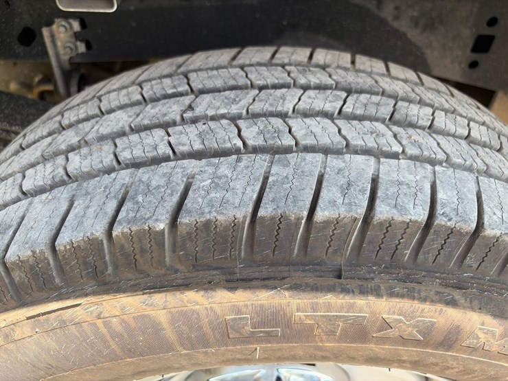 2019-ford-f250-xl-image-8
