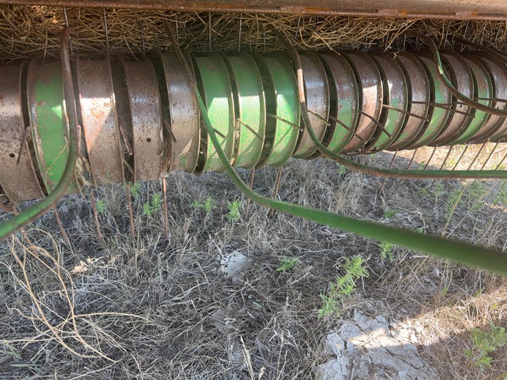 john-deere-566-image-15