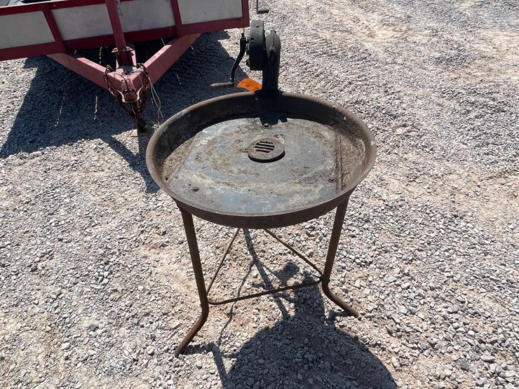 #2502-•-vintage-champion-forge-blower-image-5