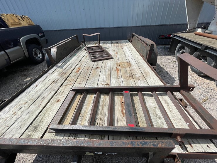 #2086-•-14'-tandem-axle-equipment-trailer-(no-title)-image-10