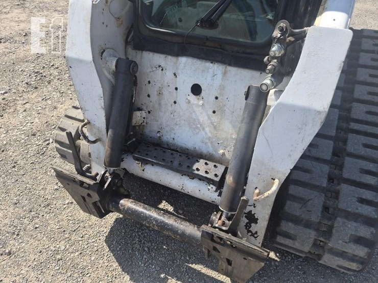 2007-bobcat-t320-image-10