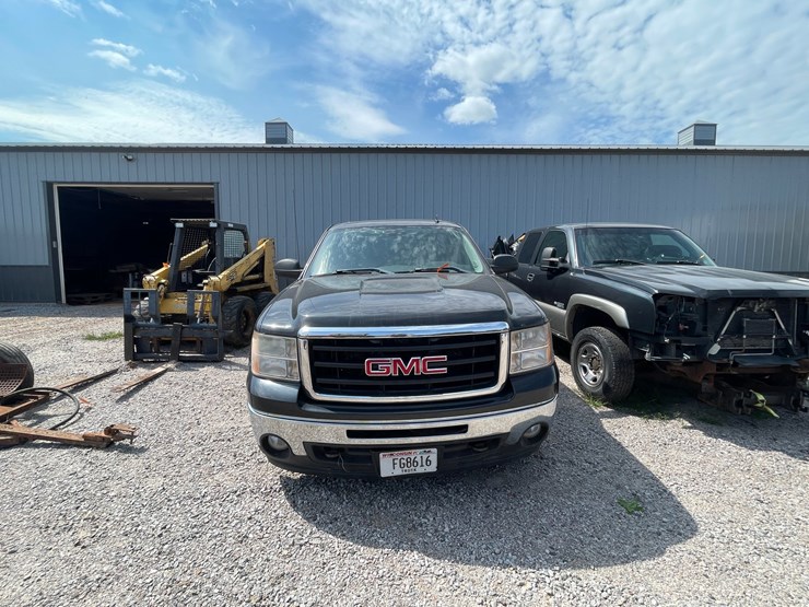 2009-gmc-sierra-1500-image-2