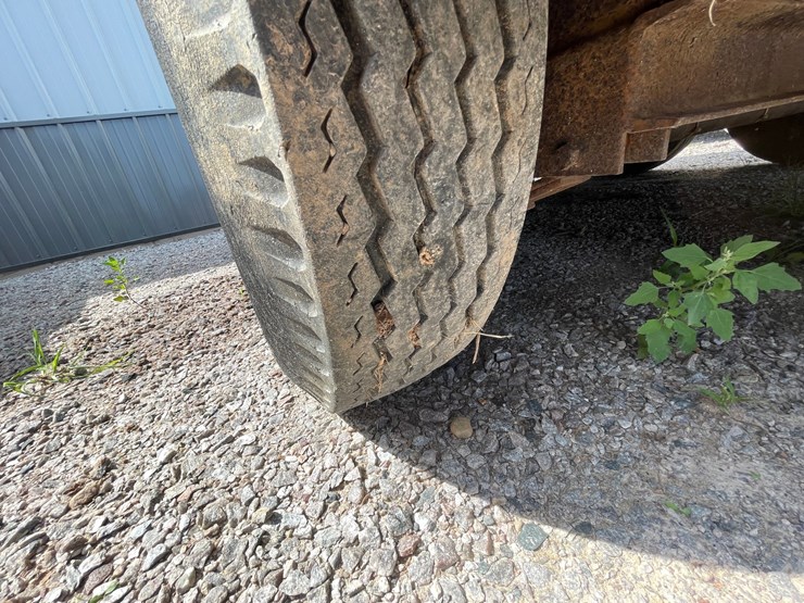 #2086-•-14'-tandem-axle-equipment-trailer-(no-title)-image-16