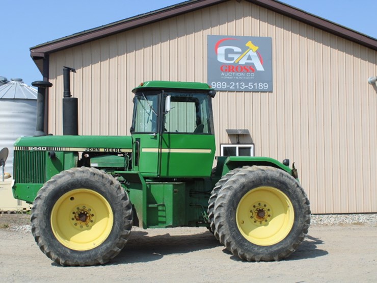 john-deere-8440-image-10