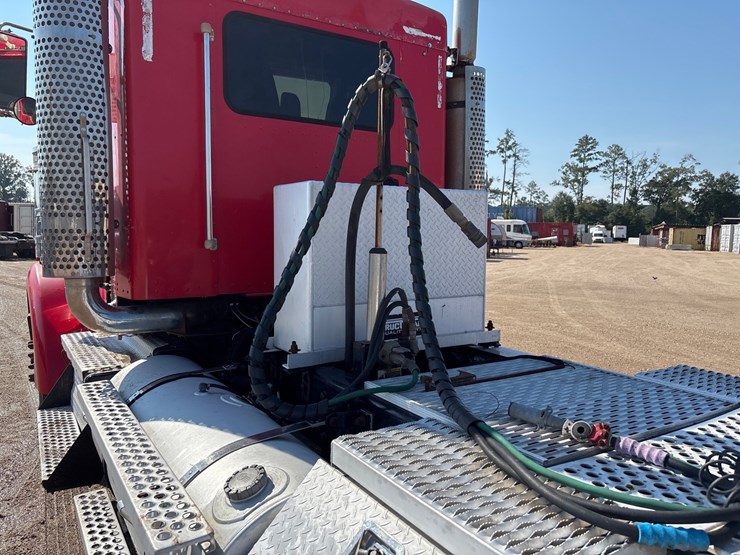2006-kenworth-w900-image-8