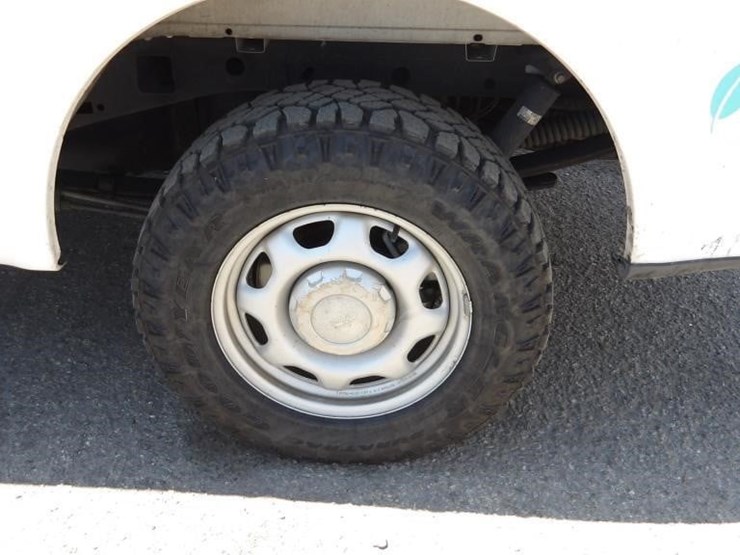 2017-ford-f150-xl-image-5